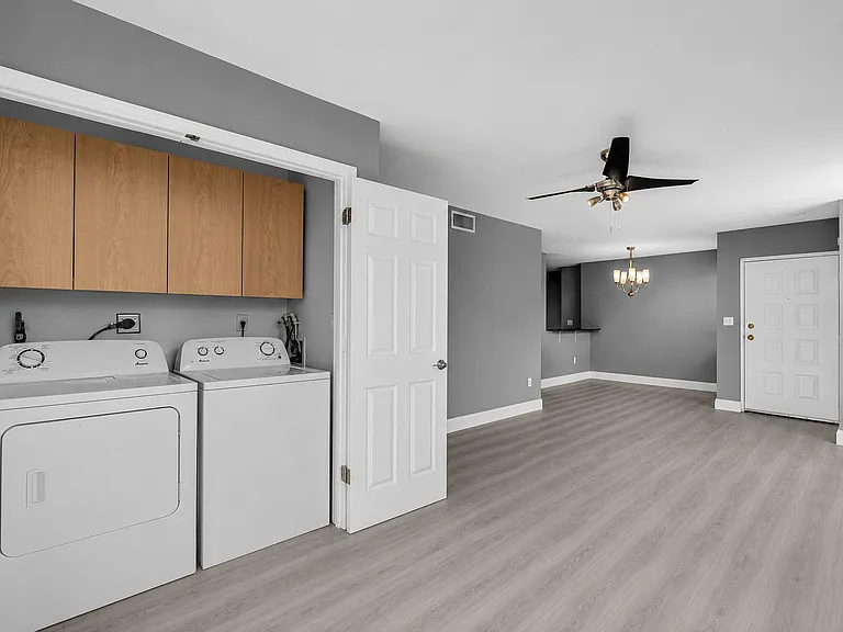 2871 N Oakland Forest Dr #112 — Photo 11