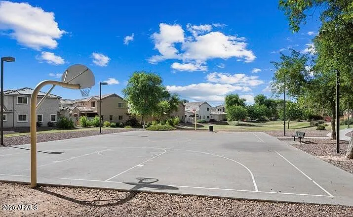 2138 W Marconi Ave — Photo 39