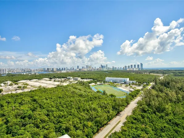 15051 Royal Oaks Ln APT 2502, North Miami, FL 33181