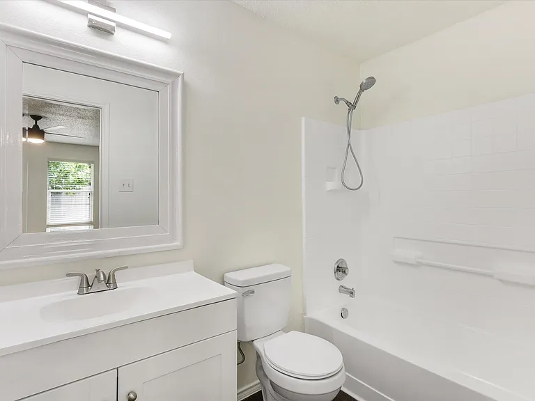 4816 Waterford Dr — Photo 22