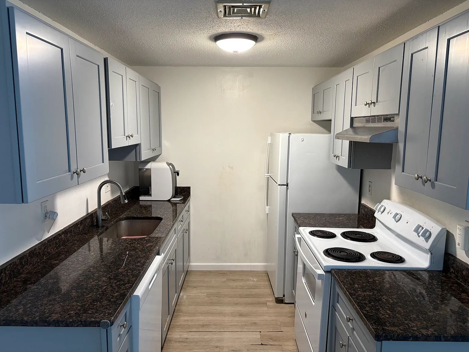 2 bed, 912 sqft, $2,000 — Photo 3