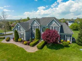 11 Runkle Pl, Asbury, NJ 08802