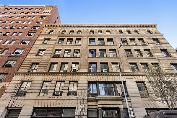 Sold by Nest Seekers International | media 22