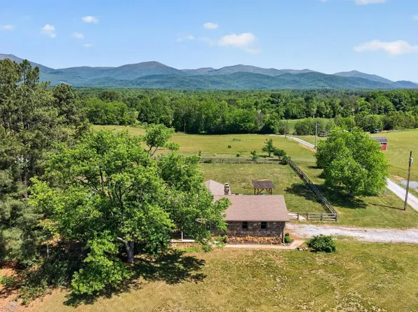 1032 Middlemont Ln, Bedford, VA 24523