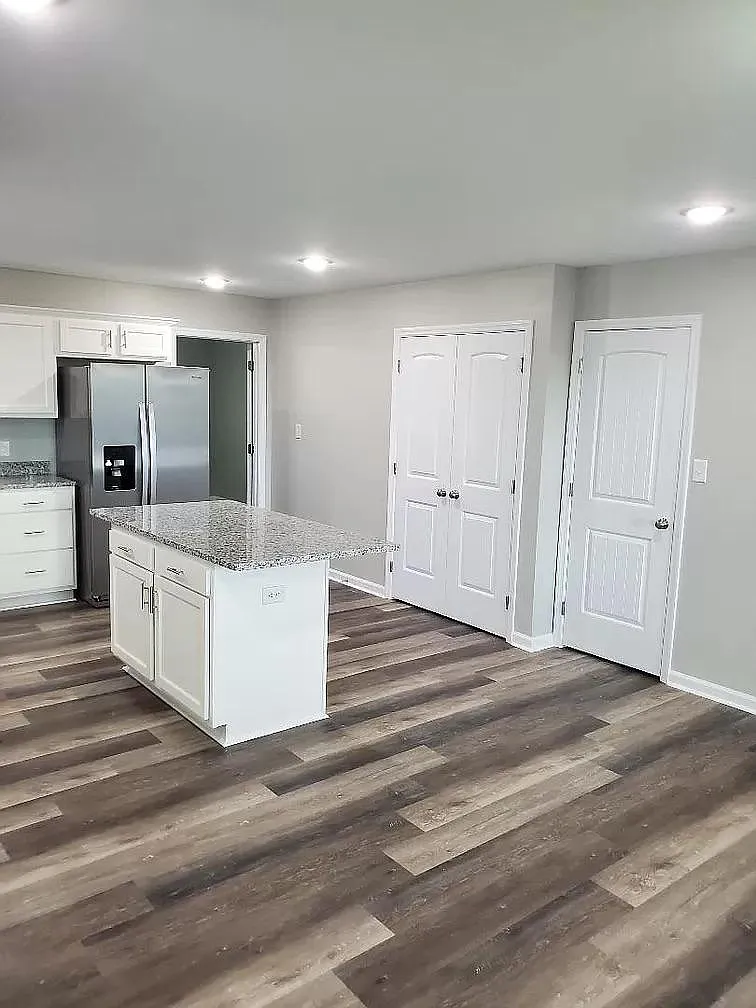 3 bed, 1600 sqft, $1,650 — Photo 3