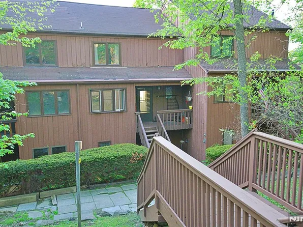 9 Village Way Unit 4, Vernon, NJ 07462