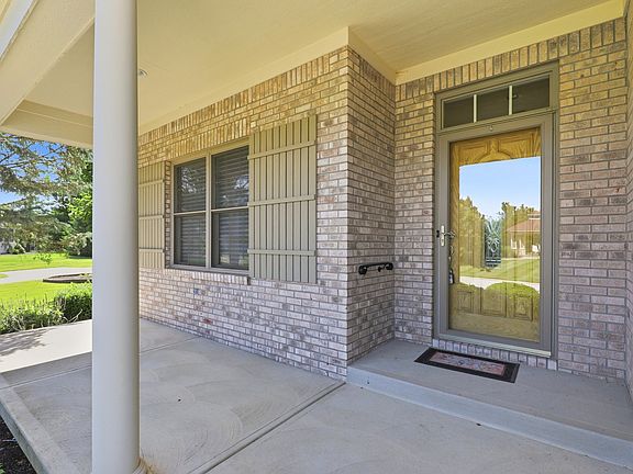 4th image of 4093 Bayberry Way