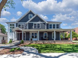 27 N Main St, Naperville, IL 60540