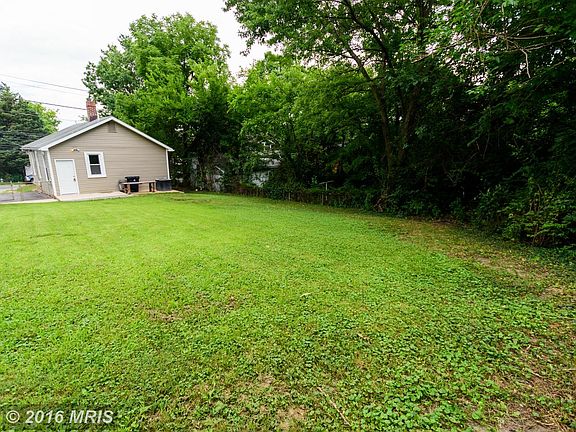 5th image of 4931 Prince Georges Ave
