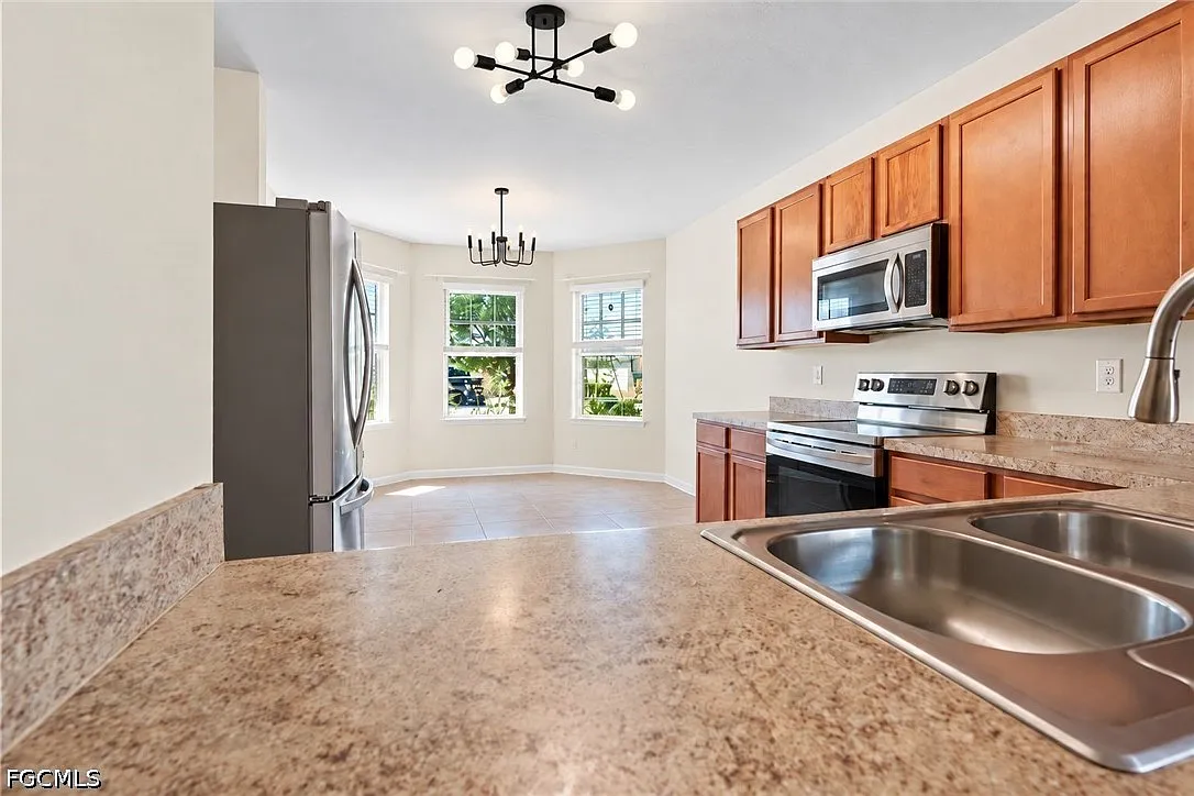 3 bed, 2.0 bath, 1747 sqft, $1,750 — Photo 4
