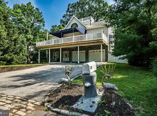 2 River Rd, Philadelphia, PA 19128