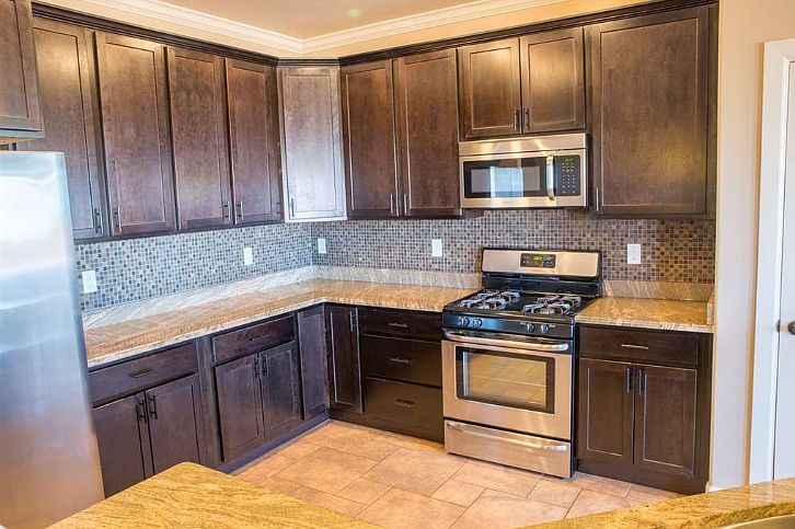 2nd image of 216 Bosque