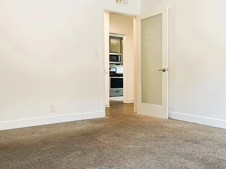414 S Saint Andrews Pl #7 — Photo 22