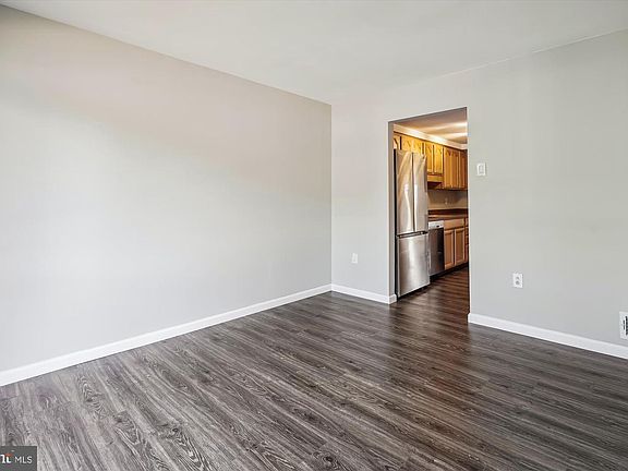 5th image of 36 Simeon Ln