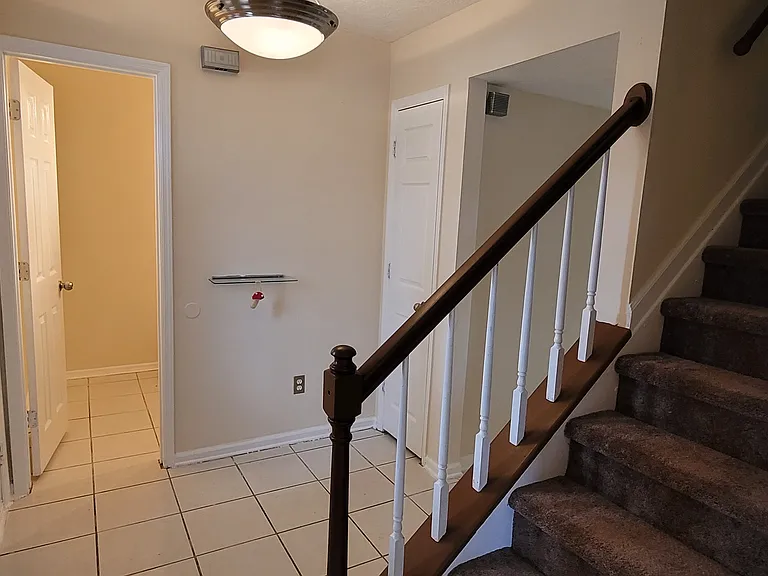 2082 Montgomery Trl — Photo 7