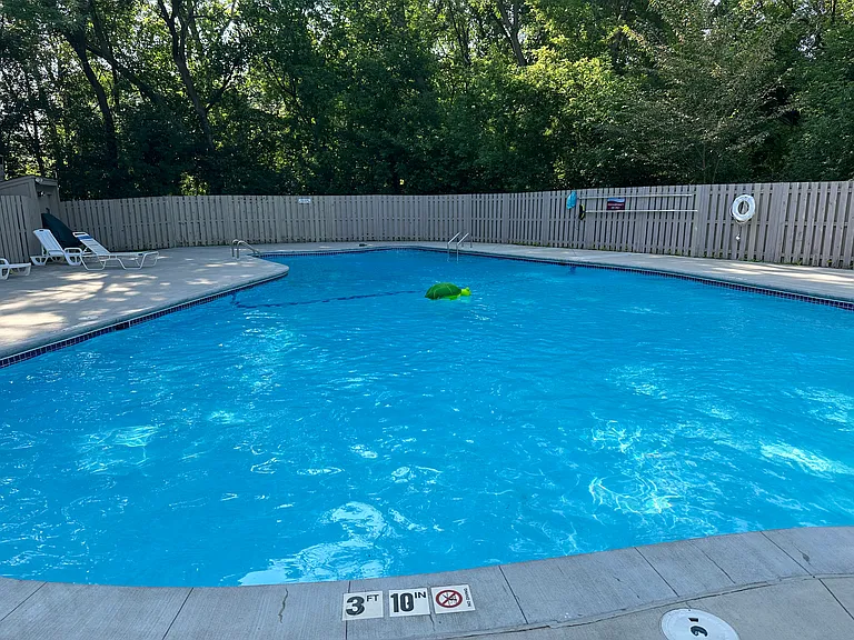 1844 Zanzibar Ln N — Photo 16