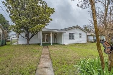 4th image of 2609 S 39th St