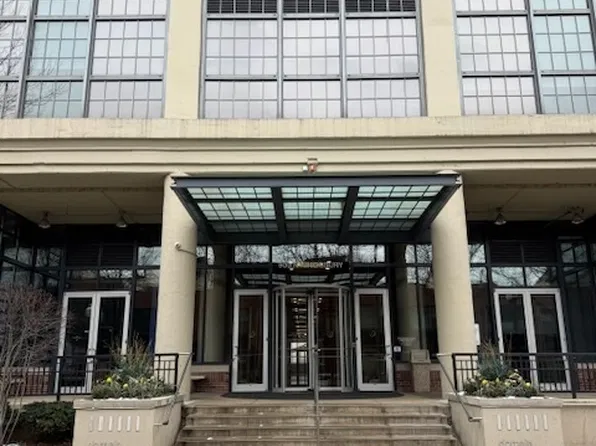 900 N Kingsbury St APT 1063, Chicago, IL 60610