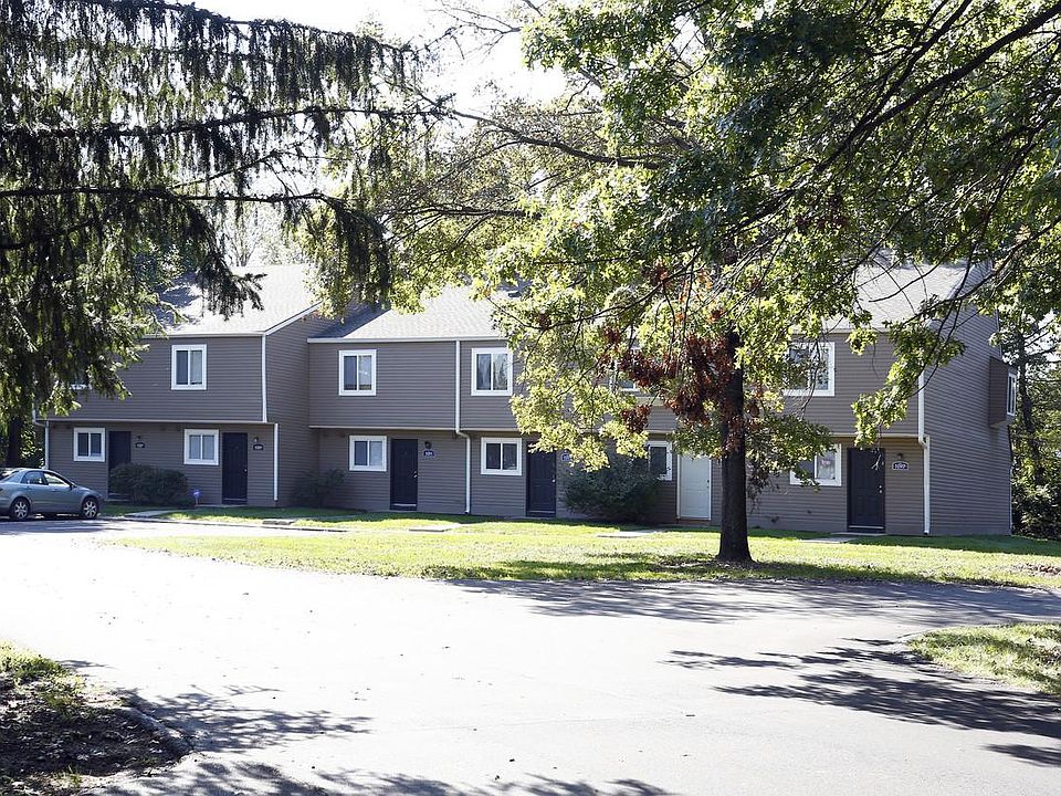 2nd image of 1130 Racquet Club South Dr