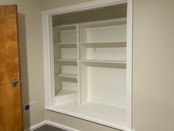 4th image of 412 8th St #1