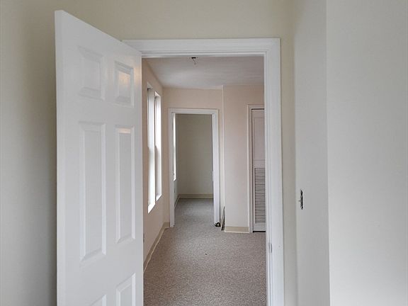 4th image of 947 River St APT 3