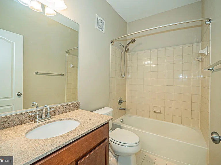 24680 Byrne Meadow Sq — Photo 23