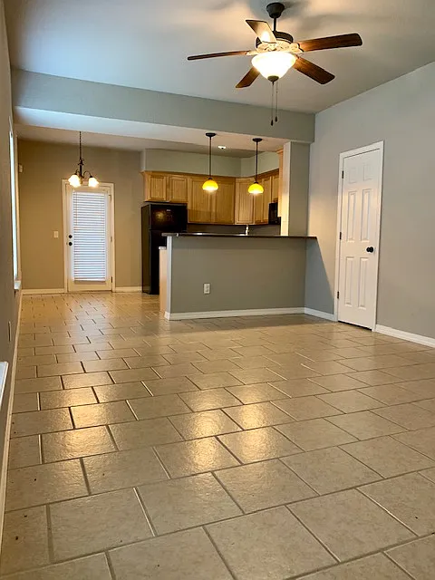 2005 Azlin Pl - D — Photo 3