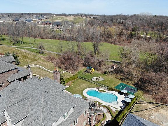 4th image of 61720 Bunker Hill Dr