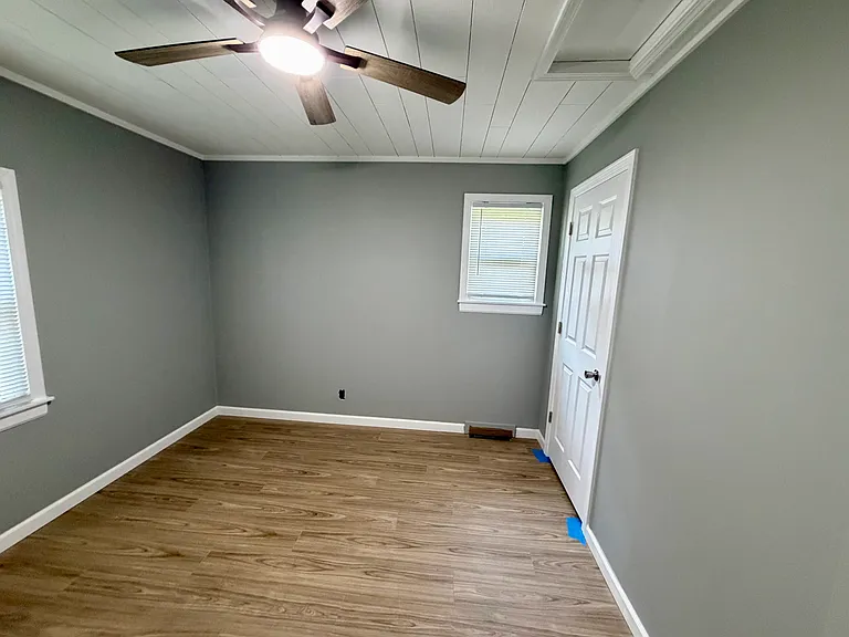 1549 W River Rd — Photo 13