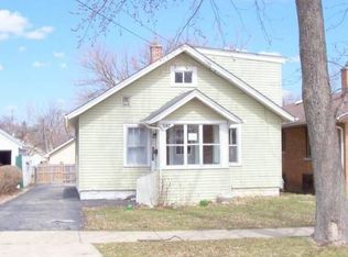 1142 Superior St, Aurora, IL 60505