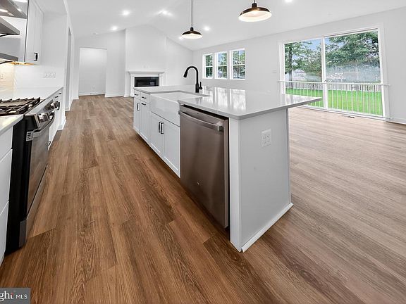 7th image of this home