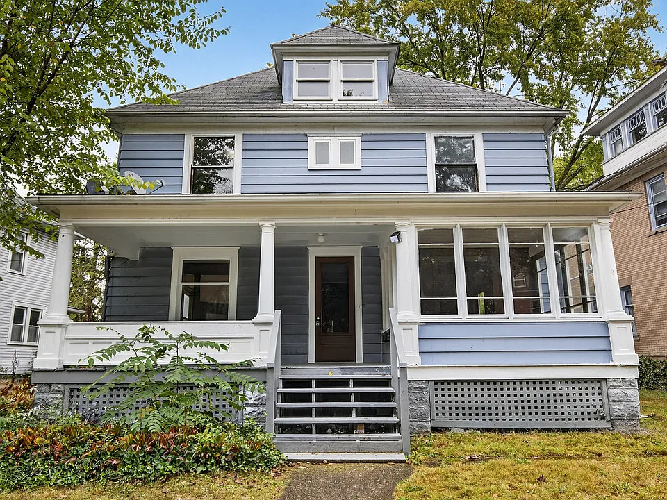 93 Oakdale Ave #4