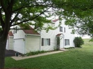 2736 Yorkshire Ct #66D, Aurora, IL 60502