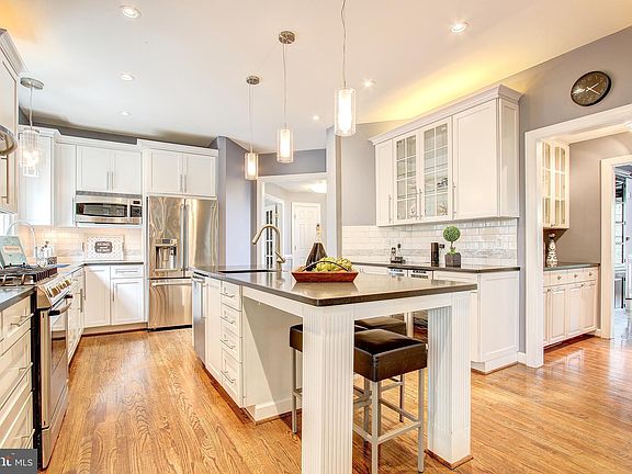 2nd image of 47771 Brawner Pl