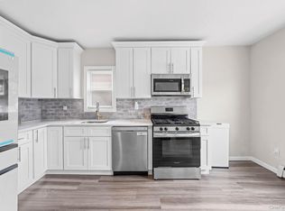 20 Dewitt St, Valley Stream, NY 11580