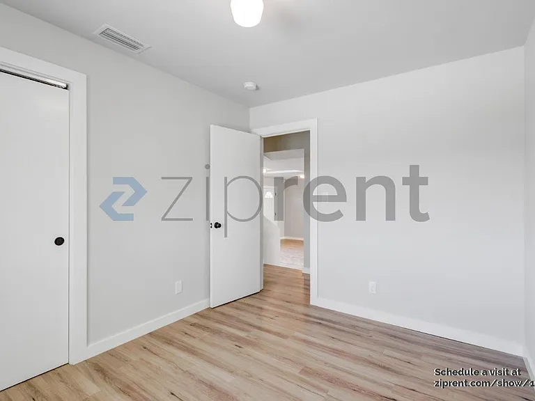 3937 La Cresenta Rd — Photo 10