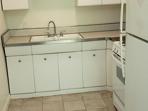4th image of 7235 Hampton Ave APT 5
