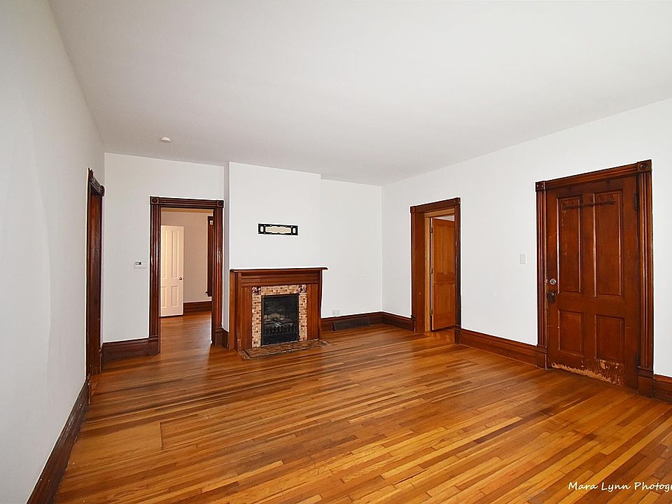 Large combo family room/living room