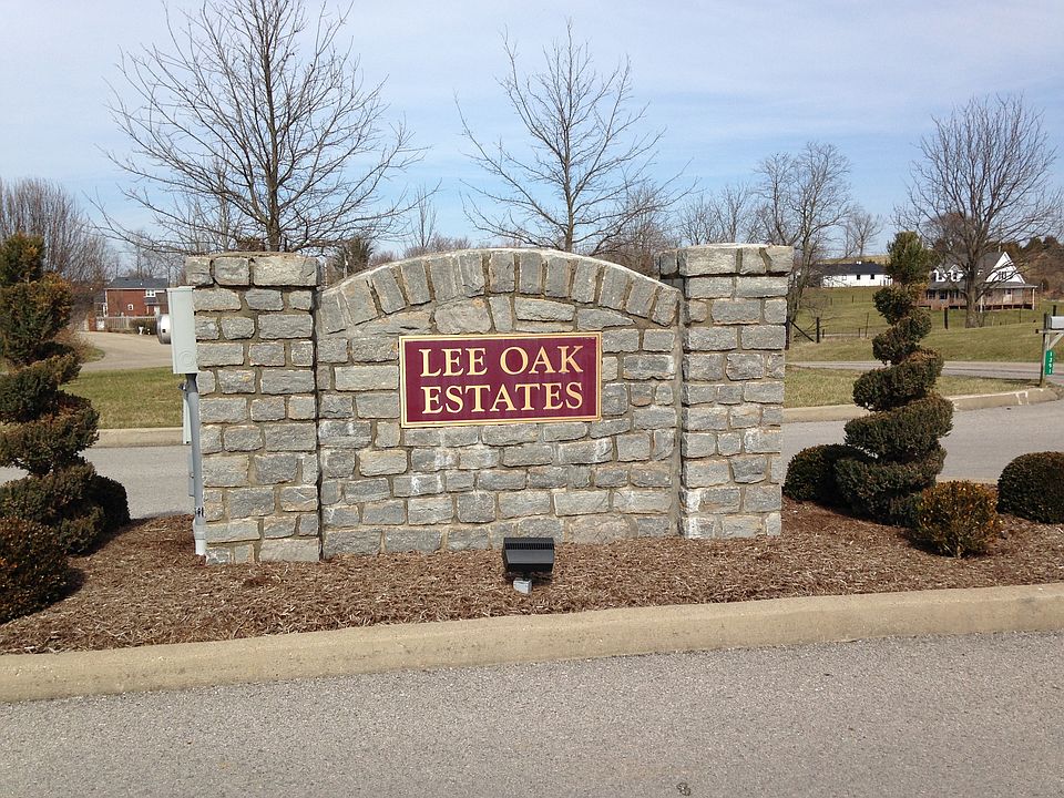 1st image of 202 Lee Oak Circle