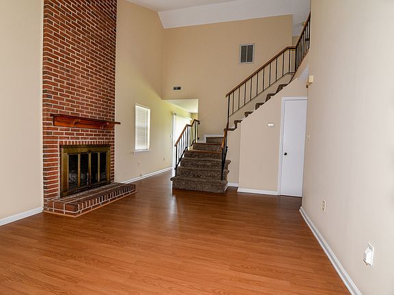 4th image of 6710 Capstone Ct