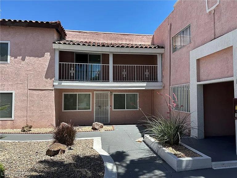 2274 E Desert Inn Rd #0 — Photo 4