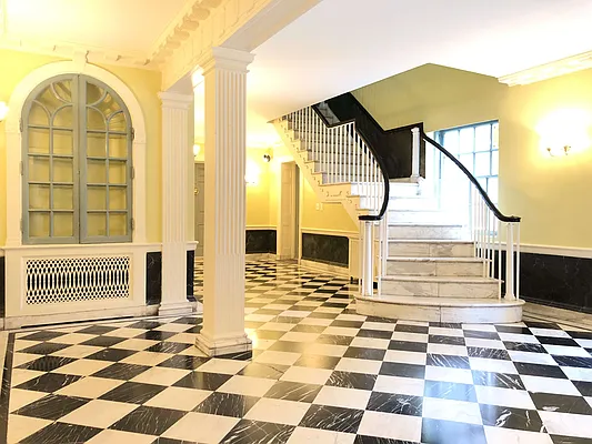 Rented by Kew Forest Realty Inc | media 15