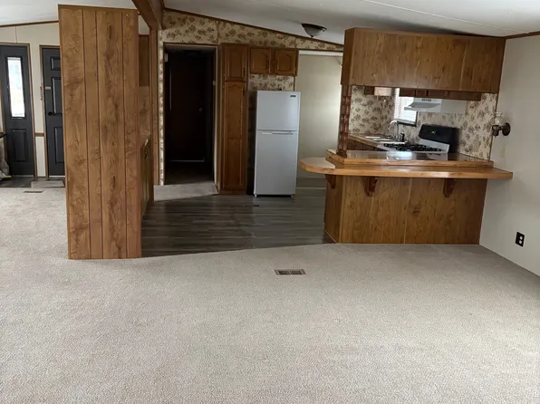 (undisclosed Address), Madison, OH 44057