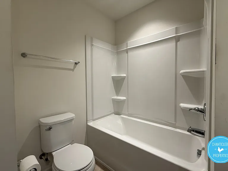 49 E Grove Point Dr #1 — Photo 24