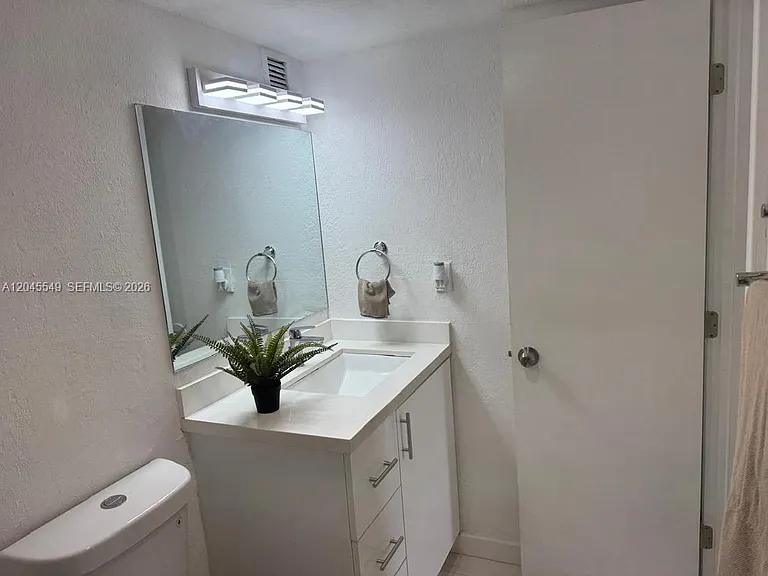 4550 NW 9th St #709E — Photo 13