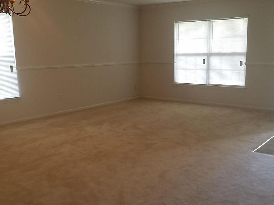 2nd image of 104 Buckfield Ln