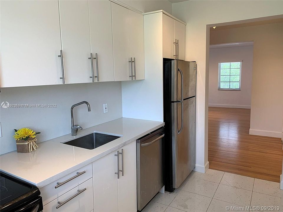 1st image of 125 S Shore Dr APT 4