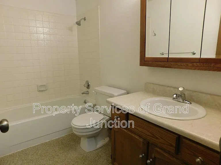 568 Dawn Ct #1 — Photo 11