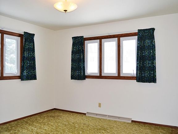 3rd image of 1195 Bobolink Ln