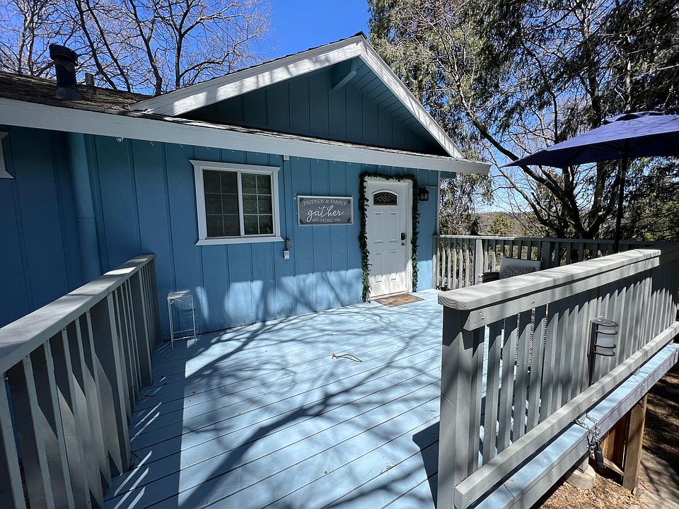 1st image of 22365 Pine Dr